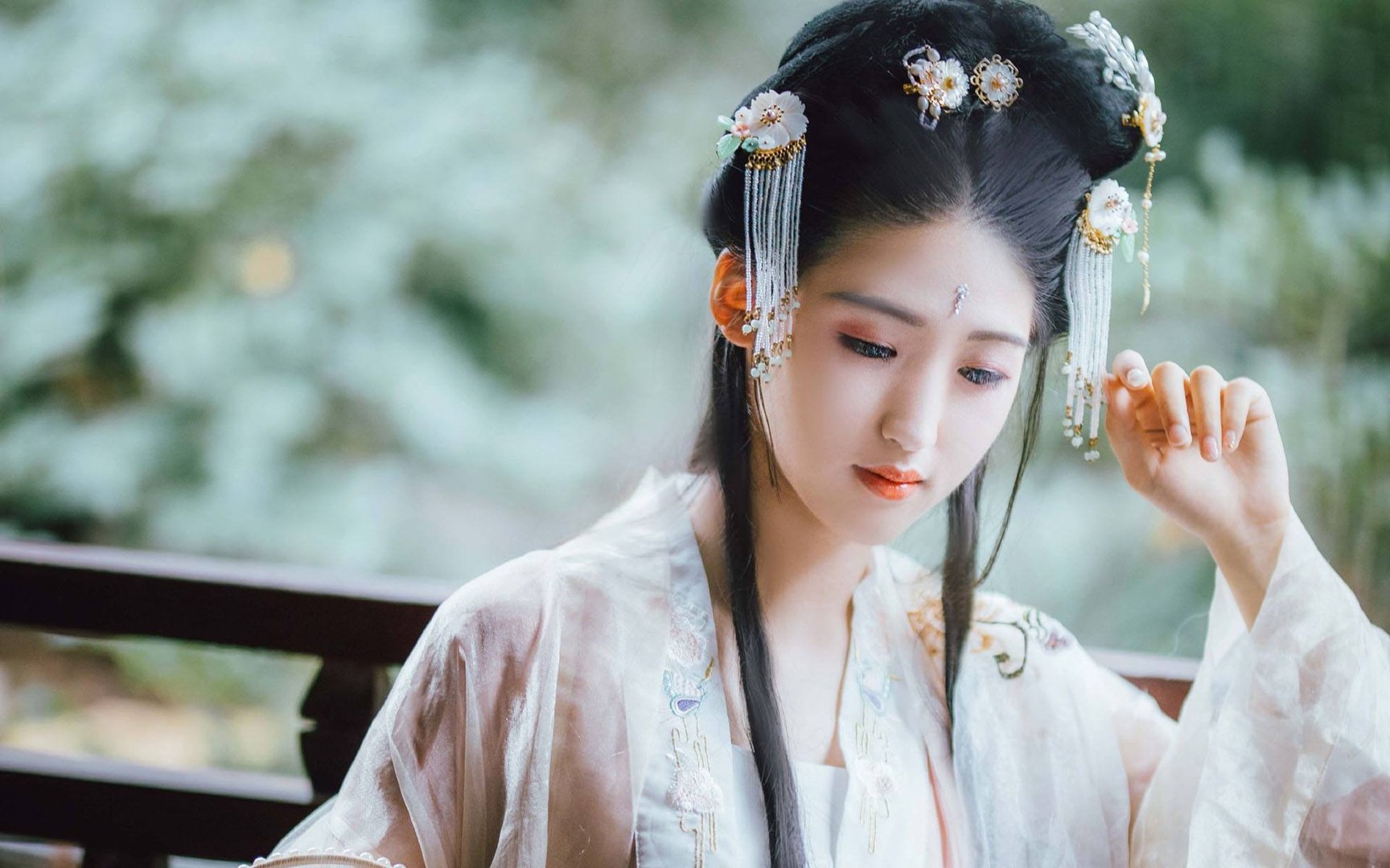 俗话说“宁娶从良妓，不要越墙妻”，这句话道理何在？