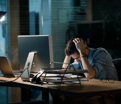 上海95后设计师猝死了，生前自称天天熬夜，这件事给予了我们什么警示？