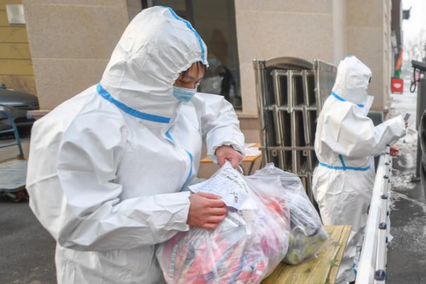 黄渤梅婷在深圳某小区拍戏遭驱赶，这到底是怎么回事？