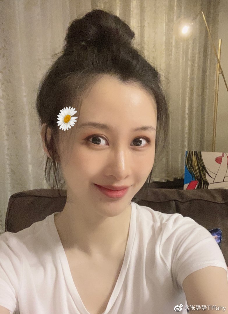 演员张静静是哪一年出生的，她比基尼写真照片身材超好