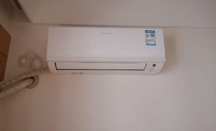 请帮我算一下1.5匹空调一级能效的一个小时耗电量多少？