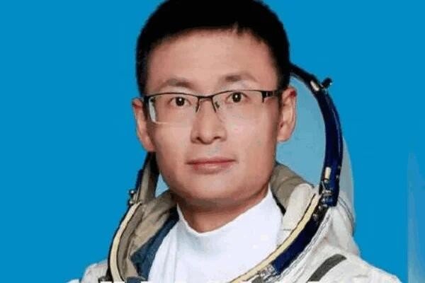 神舟16号发射时间地点人物