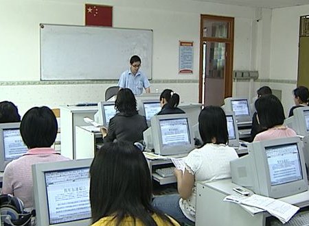 委婉讽刺学校的句子