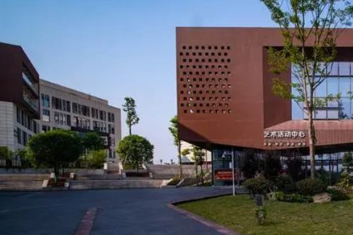 南宁公办的中专学校有哪些