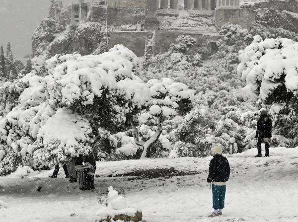 沙特阿拉伯迎来罕见大雪，当地下大雪时会有哪些风俗习惯？