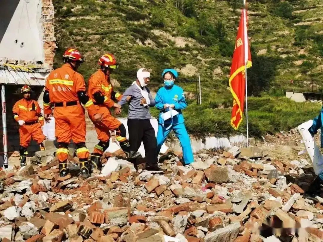 泸定地震已造成93人遇难，25人失联！发生地震第一时间该如何自救？