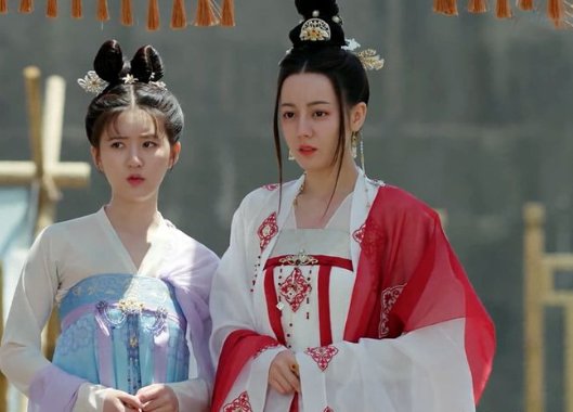 迪丽热巴和赵露思有了CP名,你知道她们两个的CP名是什么吗?