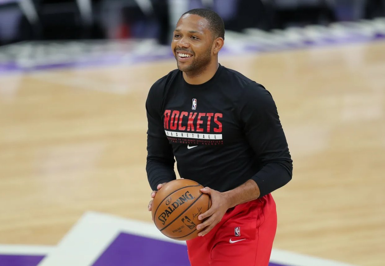 埃里克·戈登的队服是几号？