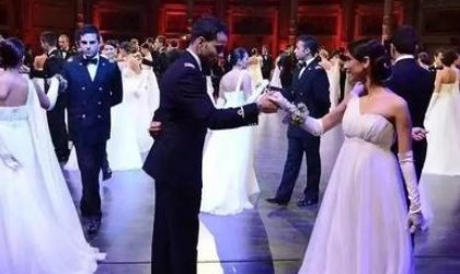 refuse的名词是什么意思呀？