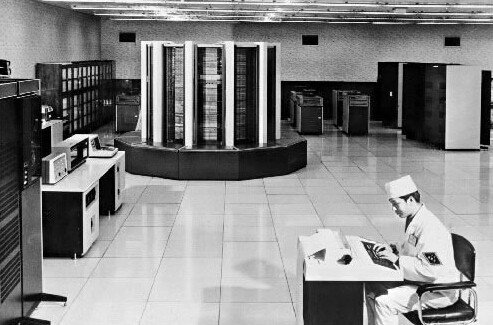 中国建国多少年了