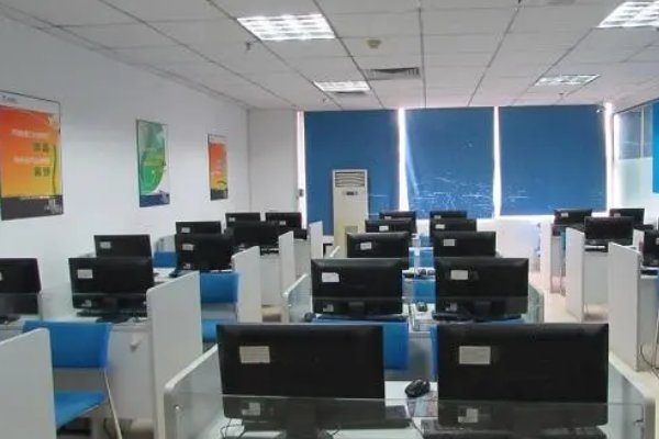 学习计算机哪家机构比较好？