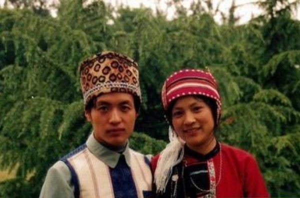 顾城和英儿的描述