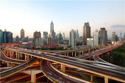 上海空中渡劫的视频到底是真的还是假的？