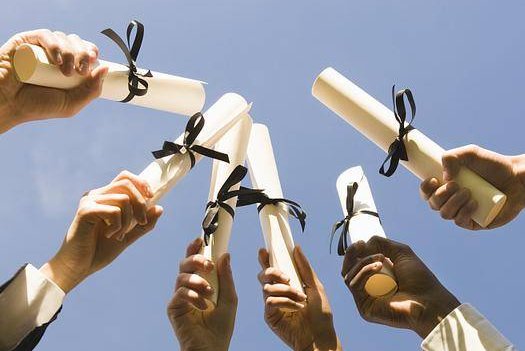 教育部学历认证中心咨询电话是什么？