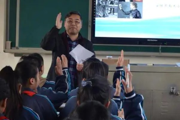 寰的拼音怎么读