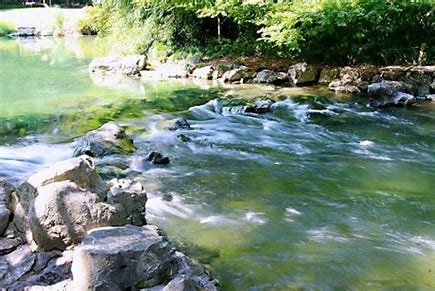 潺潺流水是什么意思?