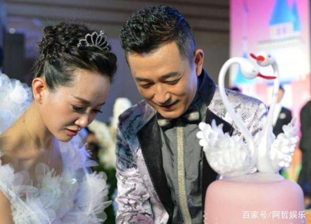 52岁王志飞，隐瞒了6年的小15岁娇妻,你知道她是谁吗？