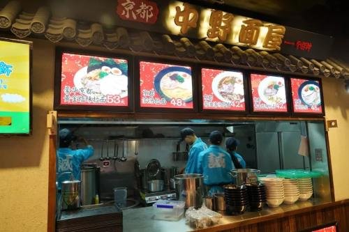 日本寿司店、拉面店都出现了倒闭潮，如何看待这种现象？