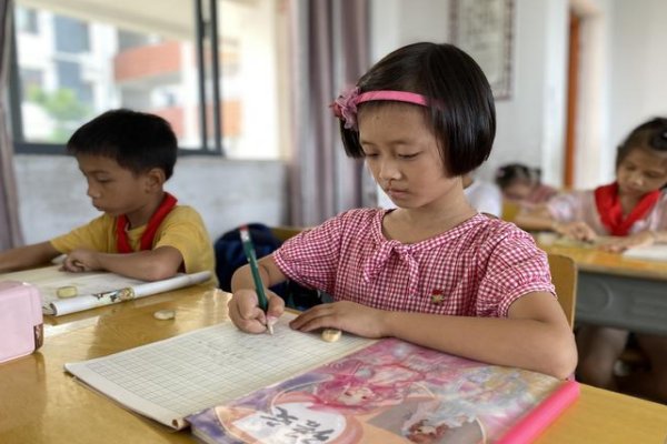 滞留的词语解释