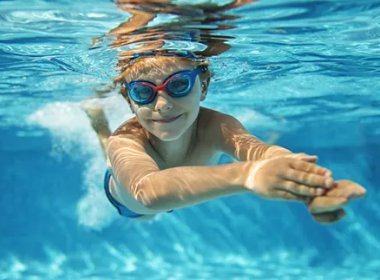 四川男孩溺水后两男子下水施救，三人均溺亡，此事给予了我们哪些警示？