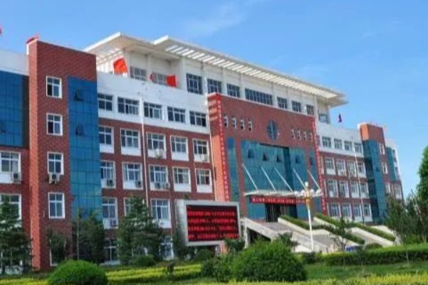 光山二高各班主任有哪些老师?