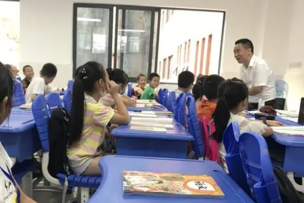 侣作为姓氏怎么读