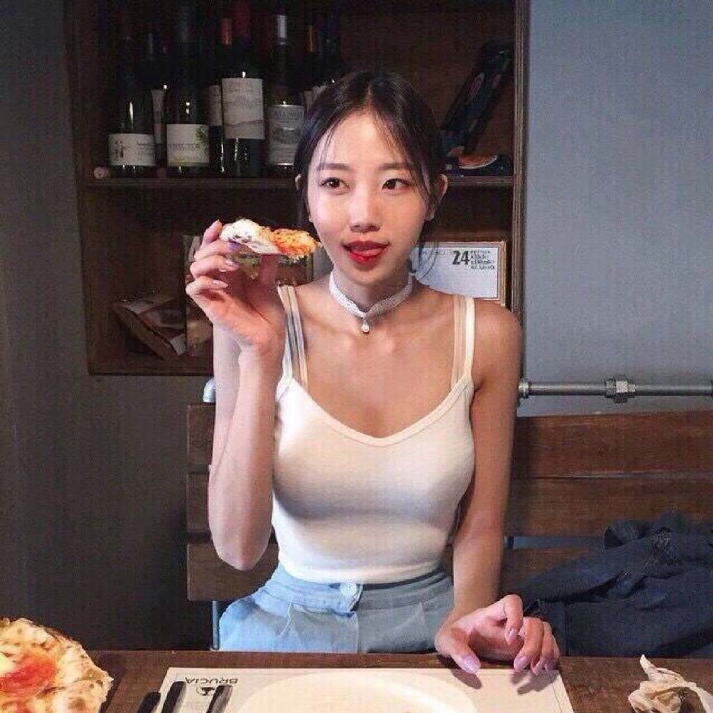 冯丹宇的人物简介