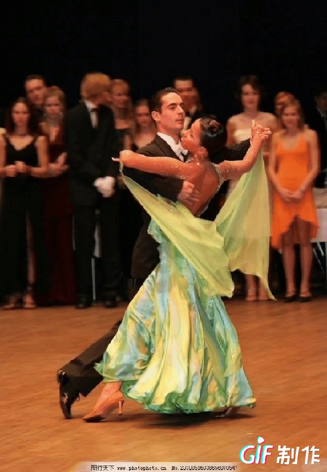 男32女26能谈恋爱吗？