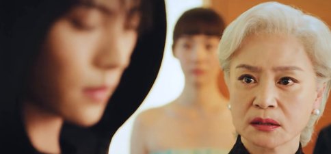 霍秀秀为什么要跪张起灵？