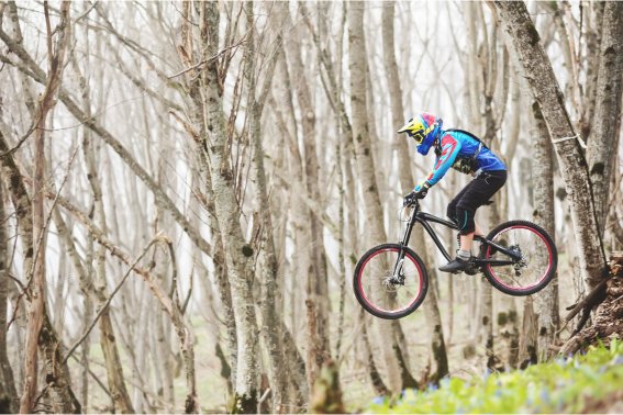 腾空而起的意思是什么