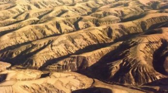 沟壑的意思和拼音