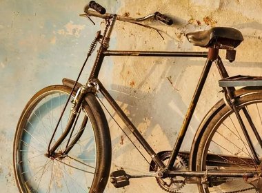 山西90后新人定制二八大杠做婚车，他们为何会向往老一辈的爱情？