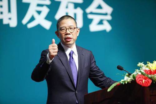 卖水卖成中国首富，钟琰琰有多牛？