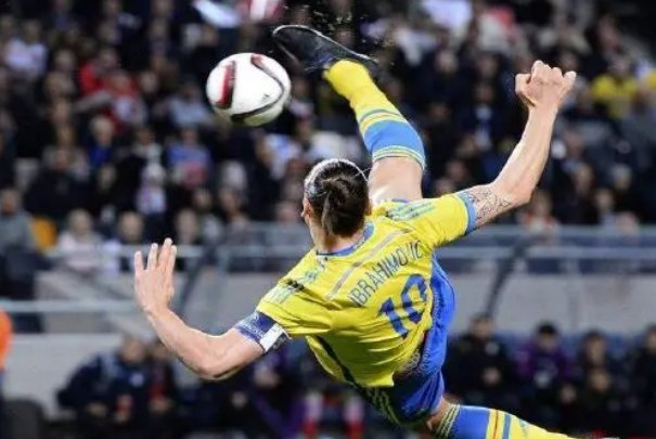 足球门将可以出去踢球吗