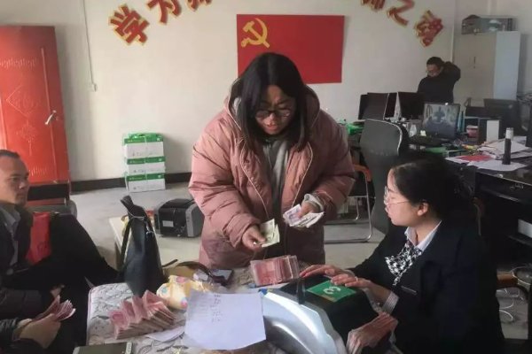 学校一学期的学费都包括哪些费用？