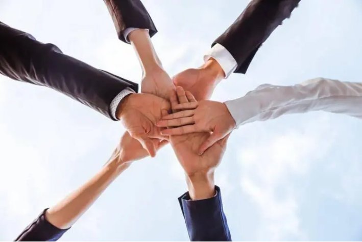 协助和配合有什么区别？