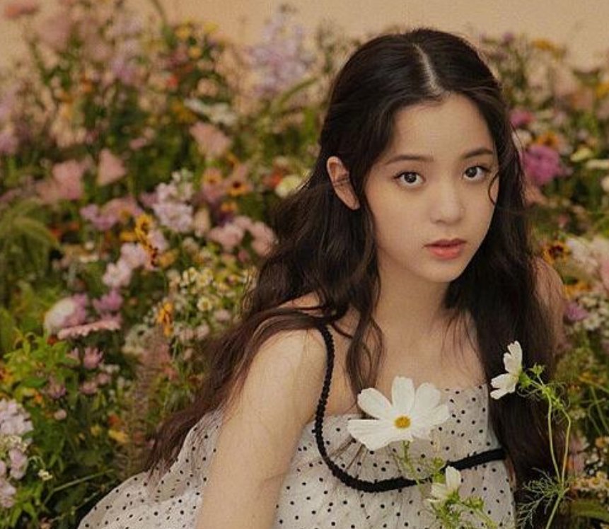 欧阳娜娜凭借一己之力，拉高了明星的段位，她到底做了什么呢？