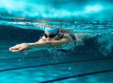 四川男孩溺水后两男子下水施救，三人均溺亡，此事给予了我们哪些警示？