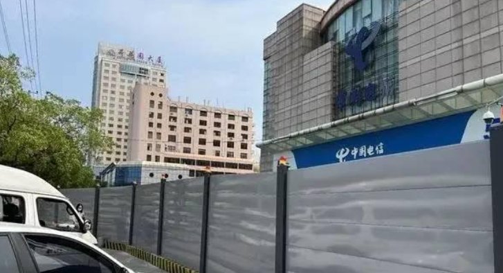 长沙电信大楼外立面已在维修,保险公司赔了多少钱?