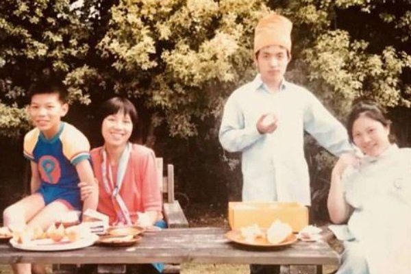 顾城和英儿的描述