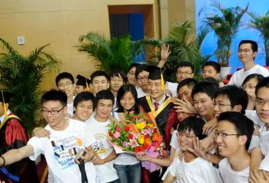 成都电子科技大学成都学院学费