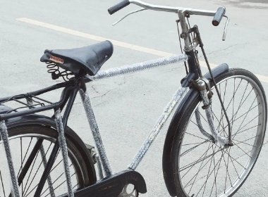 山西90后新人定制二八大杠做婚车，他们为何会向往老一辈的爱情？