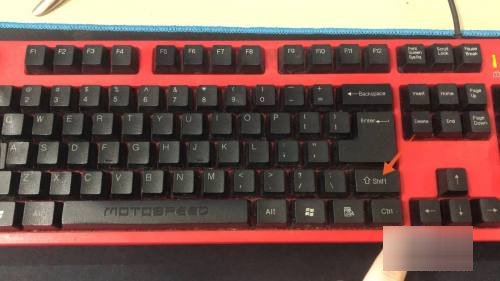 在键盘怎么打引号？