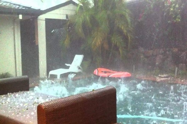 南昌小伙驱车27000公里拍下超级雷暴,拍这种景象是否会有安全隐患?