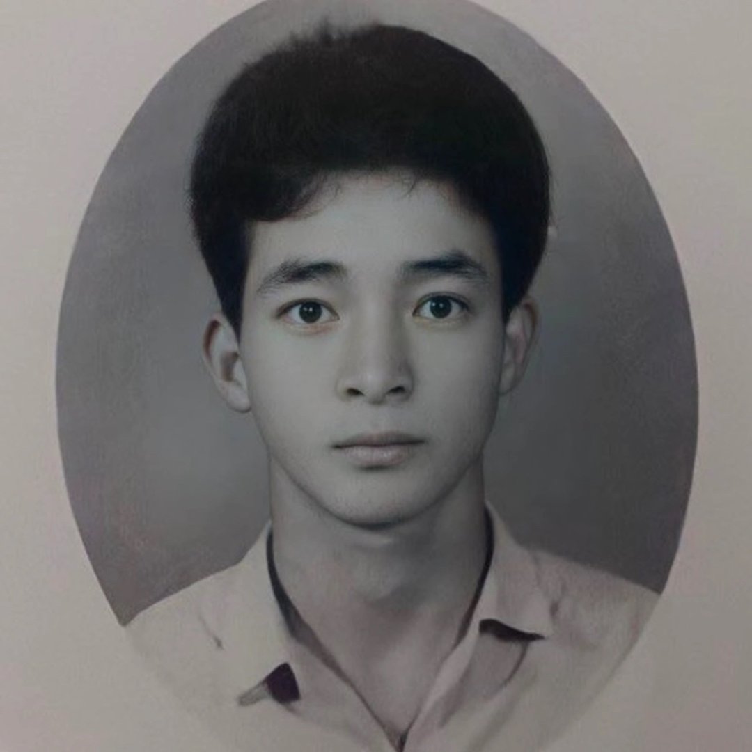 宋智雅在社交平台晒爸爸的照片，年轻时候的宋爸爸有多帅？