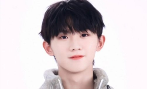 马嘉诚长什么样子?