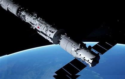 小伙跳伞时巧遇火箭发射，在空中激动大喊比心！这是什么人生体验？