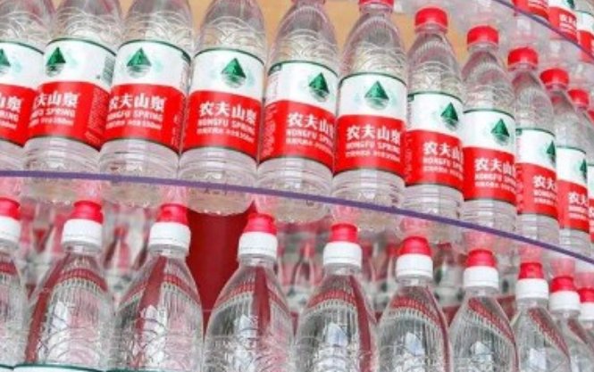 卖水卖成中国首富，钟琰琰有多牛？