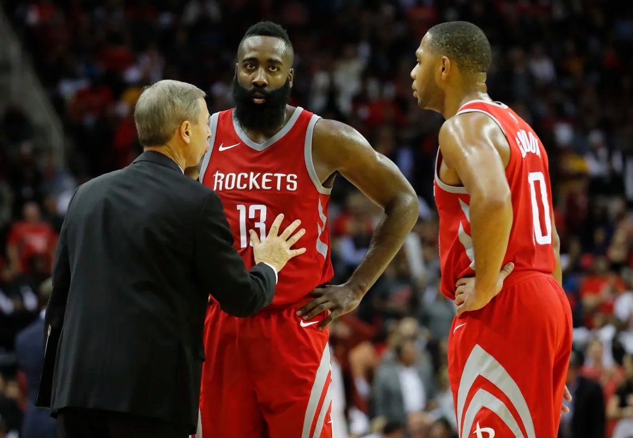 埃里克·戈登的队服是几号？