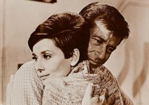 《盲女惊魂记》盲人如何战胜凶残的歹徒？